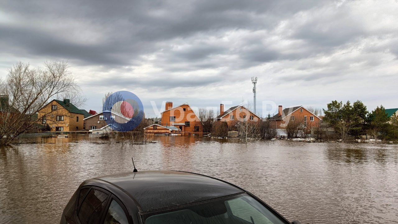 В Оренбурге началась массовая эвакуация из-за наводнения. В городе звучит сирена