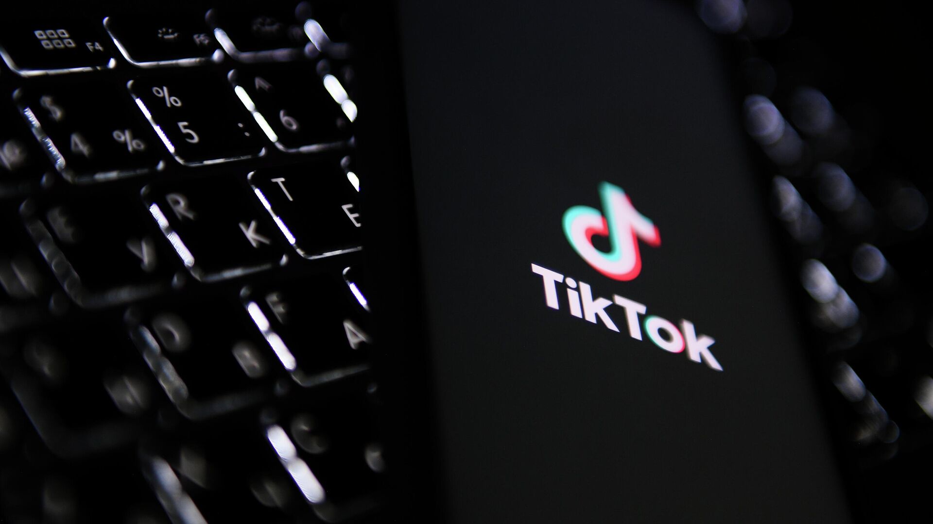 В Кыргызстане мобильные операторы и интернет-провайдеры начали блокировать TikTok
