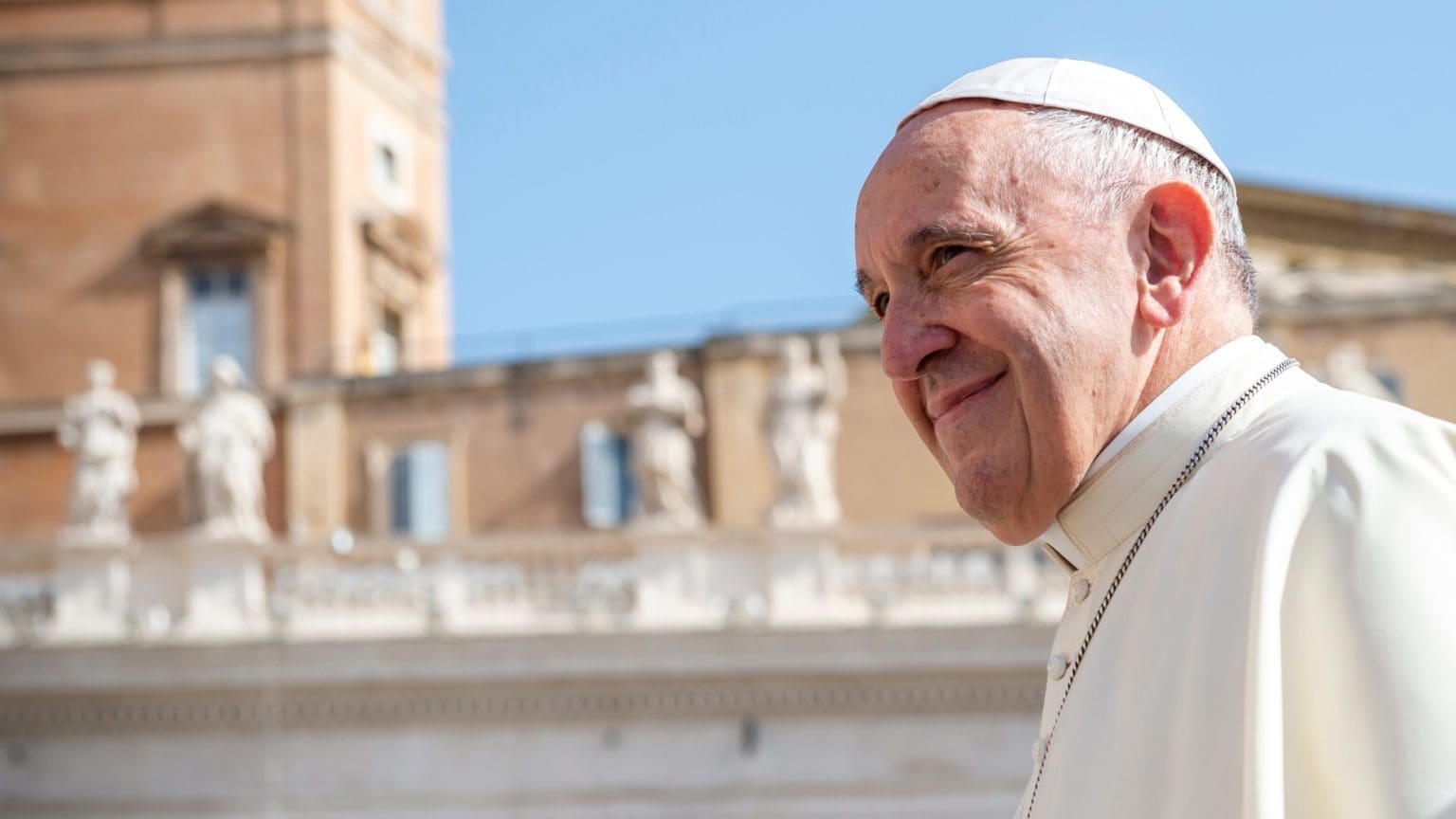 Ватикан опубликовал декларацию с папским учением о достоинстве человека, разъясняющую в том числе отношение церкви к ЛГБТ