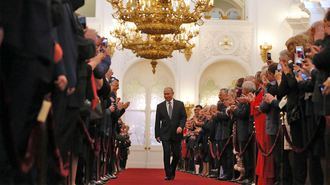Приглашенных на инаугурацию Владимира Путина заставят сдать ПЦР-тесты, несмотря на окончание пандемии