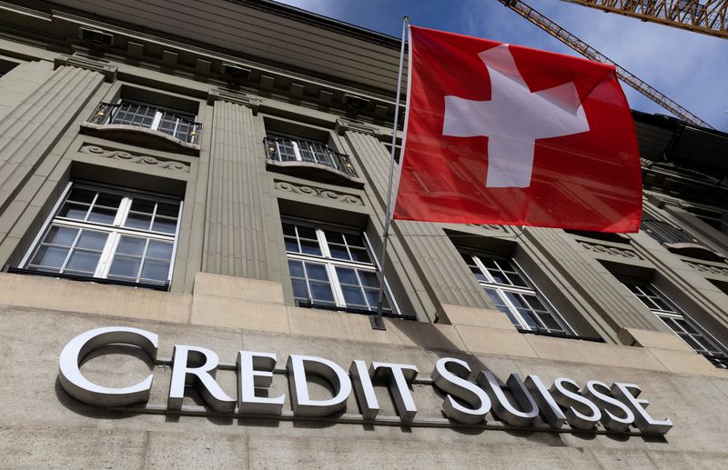 Швейцарские банки продолжают принимать от россиян особо крупные переводы в рублях — Forbes