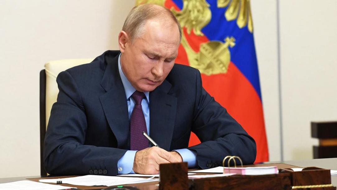 Путин назначил врио губернаторов после перехода некоторых глав регионов в правительство