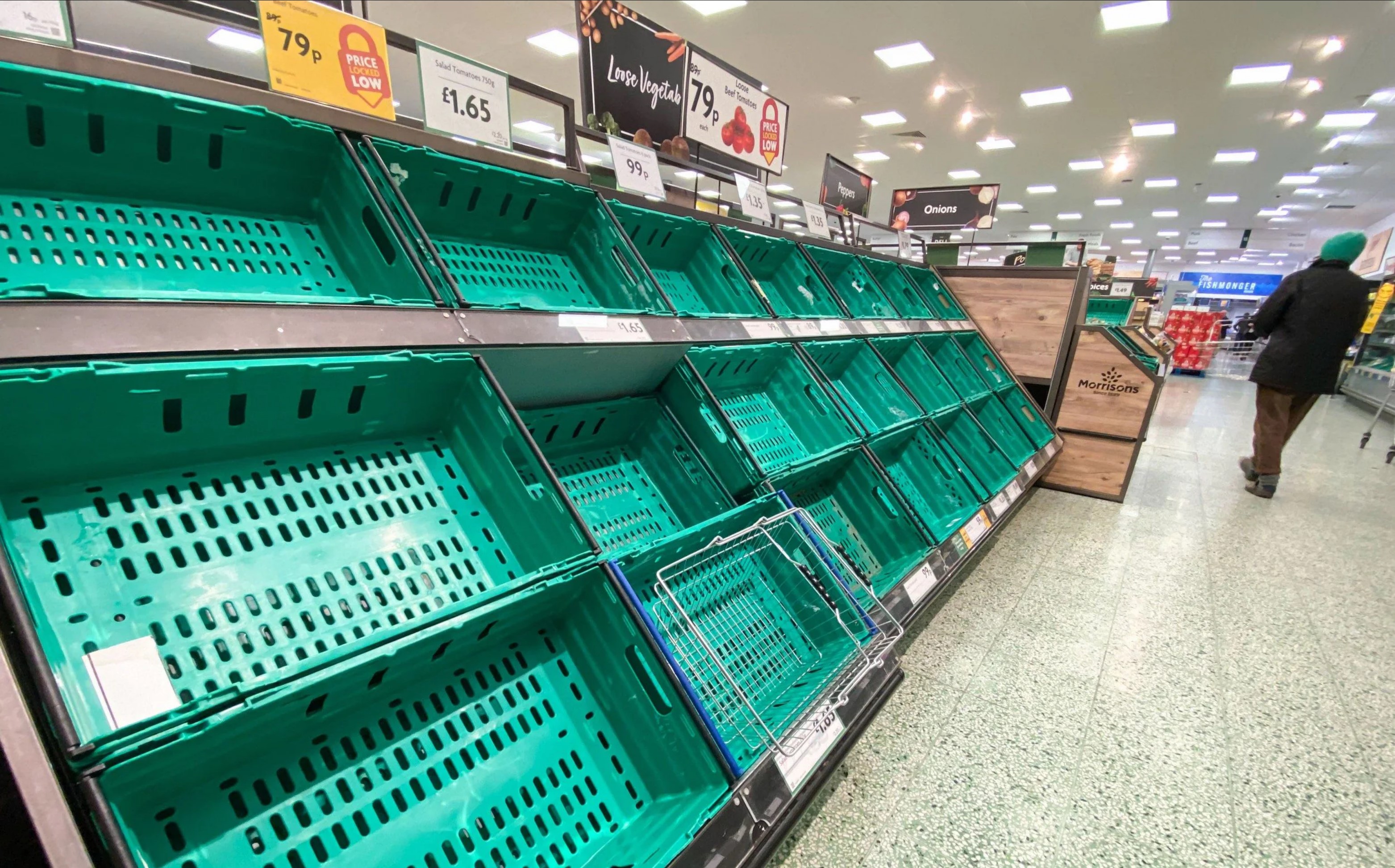 Фейк НТВ: британцы, испугавшись войны с Россией, в панике опустошают полки супермаркетов