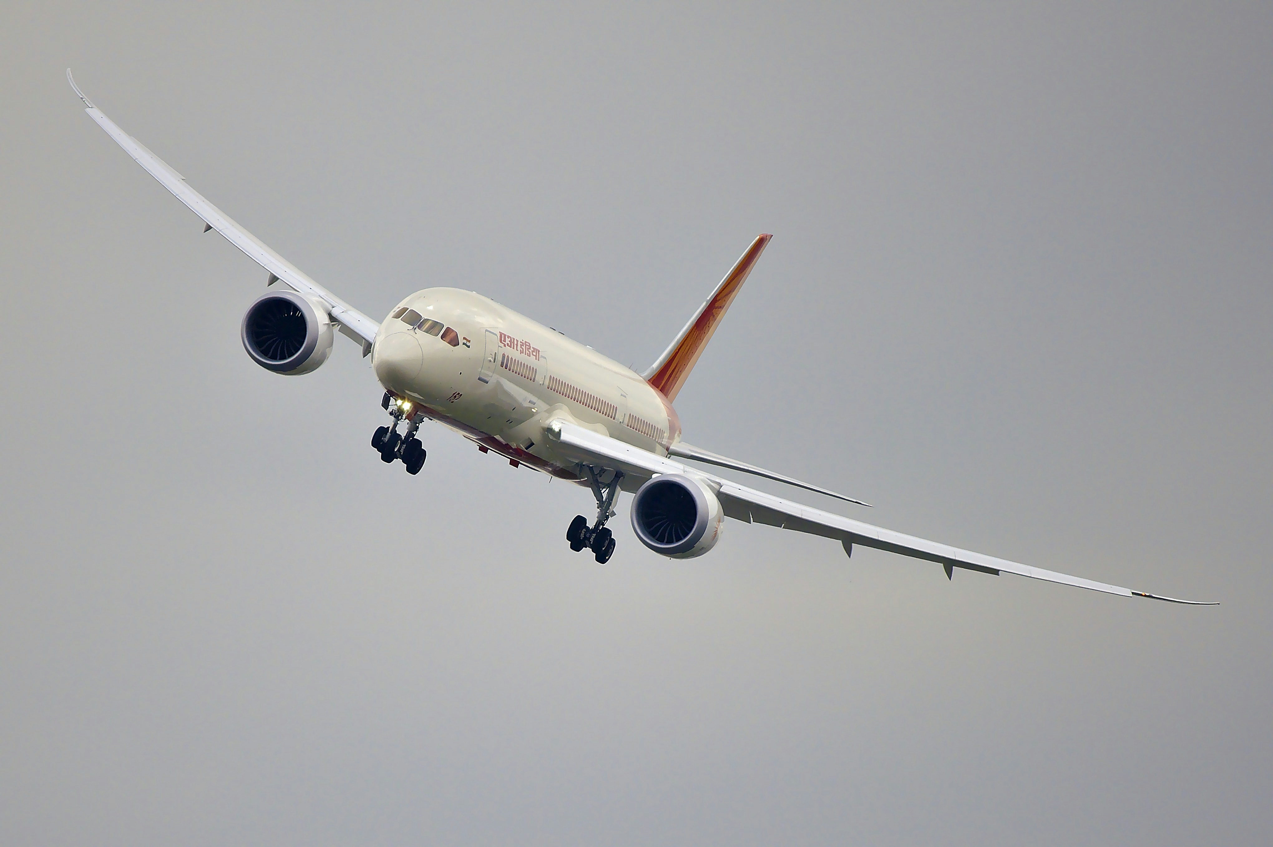 Reuters сообщило о сотнях неправильно установленных креплений у «непоставленных» самолетов Boeing 787 Dreamliner 