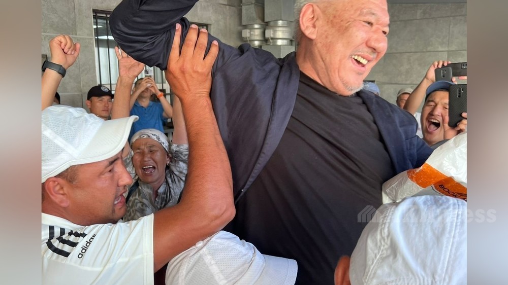 Суд в Бишкеке оправдал обвиняемых по Кемпир‑абадскому делу