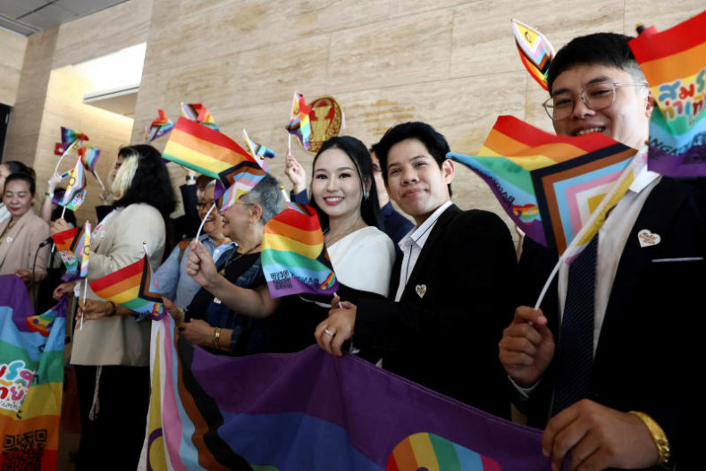 Сенат Таиланда принял законопроект о легализации однополых браков. Документ вступит в силу после одобрения короля