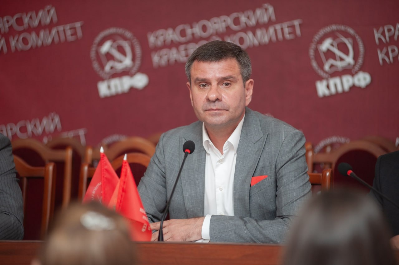 Красноярский депутат стал фигурантом уголовного дела об избиении бывшей жены. Ранее он называл обвинения «провокацией»