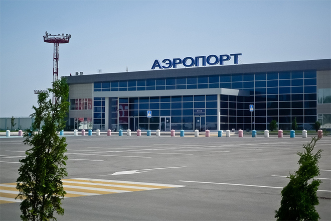 Аэропорты Астрахани и Волгограда ограничили работу на фоне ночных атак беспилотников