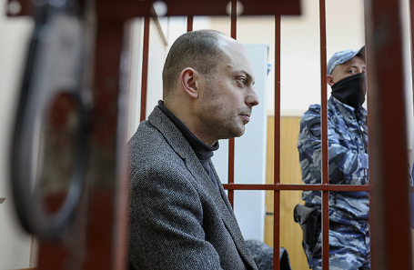 «Состояние здоровья Кара-Мурзы относительно стабильное». Адвоката политика пустили в тюремную больницу после недели отказов