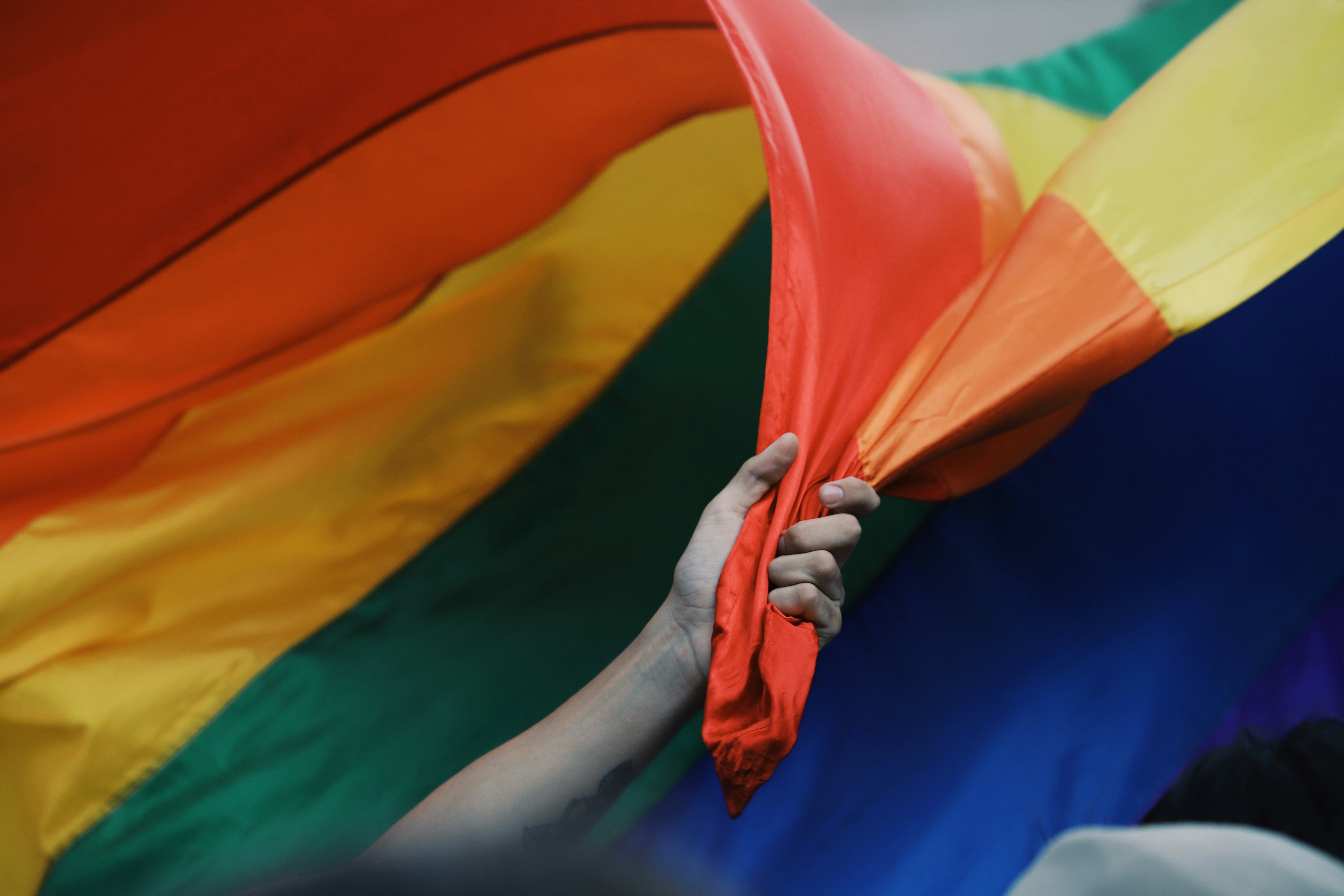 Члена ОНФ оштрафовали после репоста с контактами помощи с номером «Российской ЛГБТ‑сети» в день теракта в «Крокусе»