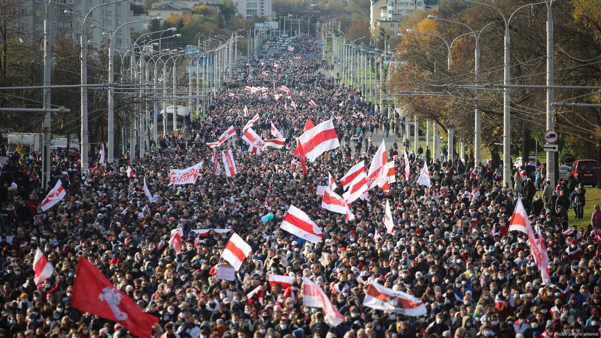 ЕС ввел санкции против белорусских судей, прокуроров и пропагандистов. В новом списке 28 человек