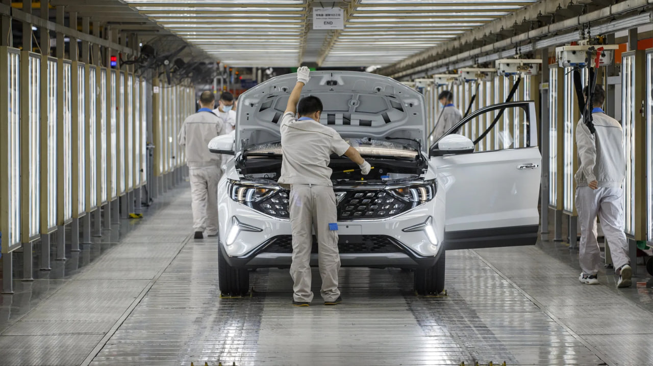 Volkswagen вернулся в Россию через своего официального партнера в Китае. В немецкой компании заявляют, что с этим не связаны