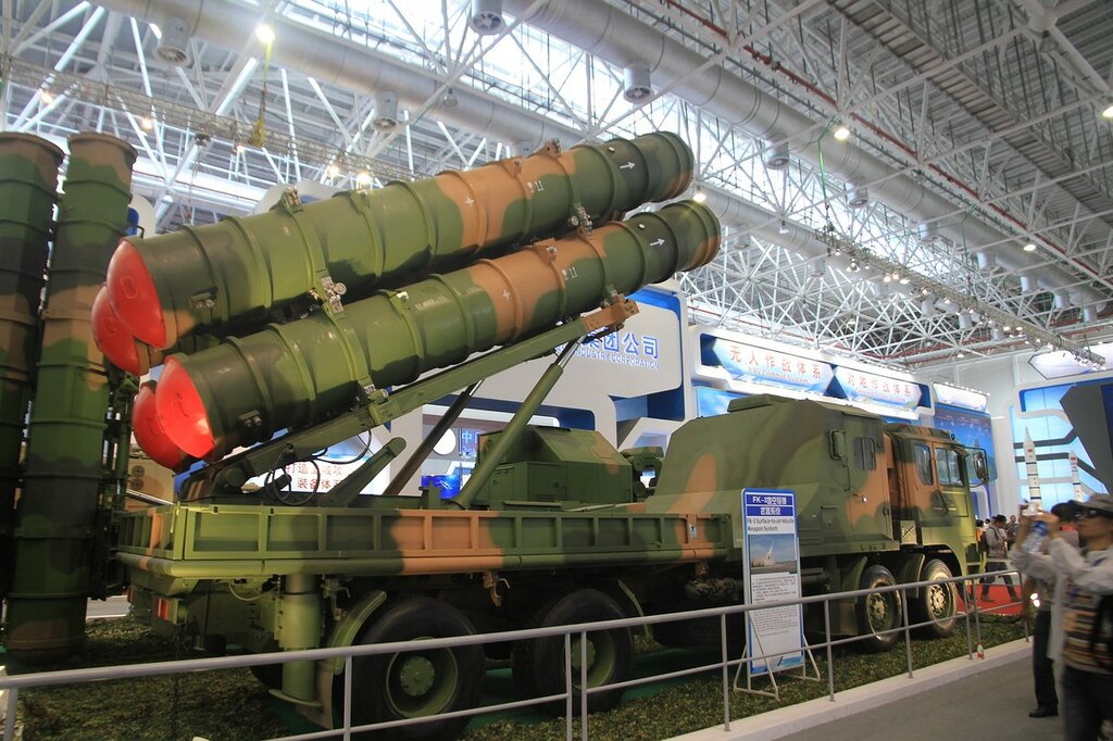 «Скоро мы можем увидеть китайский клон С-400». Александр Гольц о покупке Сербией системы ПВО у Китая